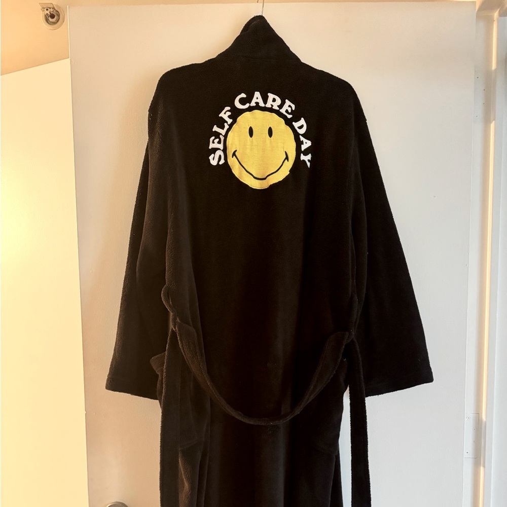 Smiley Robe